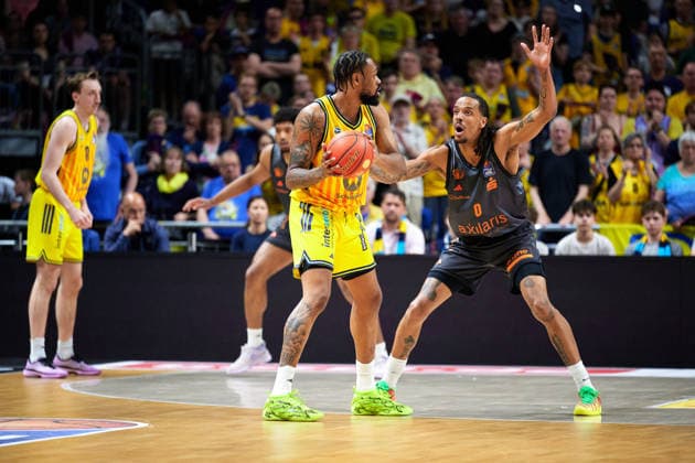 J Wan Roberts Alba Berlin, 13 , Kevin Yebo Niners Chemnitz, 00 GER, ALBA Berlin vs Chemnitz 99ers, Basketball Men, easy Credit BBL, Season 2025 2026, 32 Matchday, 03 05 2026 GER, ALBA Berlin vs Chemnitz 99ers, Basketball Men, easy Credit BBL, Season 2025 2026, 32 Matchday, 03 05 2026 Berlin Copyright: xClaudiusxRauch,xEibner-Pressefotox xClaudiusxRauchx EP_CRH