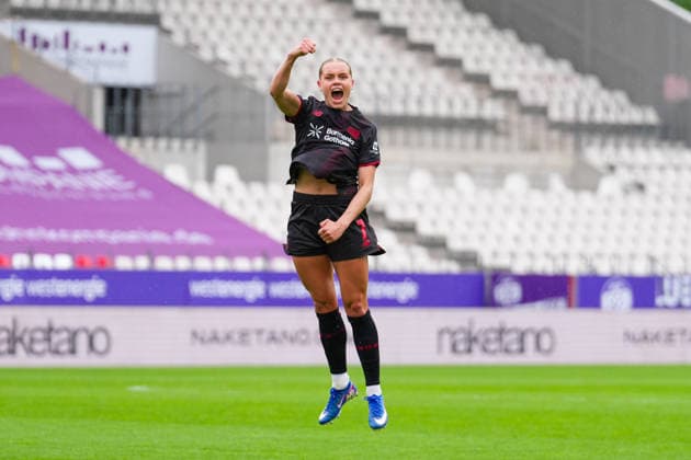 03 05 2026, xydrx, Women, Soccer, 1 Women Bundesliga, SGS Essen Bayer 04 Leverkusen, Season 2025 2026, Stadion an der Hafenstraße Goal celebration after the goal to 4 0 for Bayer 04 Leverkusen by scorer Cornelia Kramer Bayer 04 Leverkusen, 7 DFB regulations prohibit any use of photographs as image sequences and or quasi video Copyright: HMBxMedia YannisxDreimann