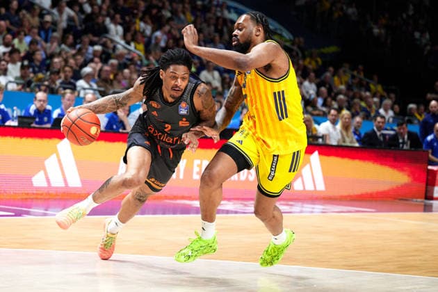 Nike Sibande Niners Chemnitz, 02 , J Wan Roberts Alba Berlin, 13 , GER, ALBA Berlin vs Chemnitz 99ers, Basketball Men, easy Credit BBL, Season 2025 2026, 32 Matchday, 03 05 2026 GER, ALBA Berlin vs Chemnitz 99ers, Basketball Men, easy Credit BBL, Season 2025 2026, 32 Matchday, 03 05 2026 Berlin Copyright: xClaudiusxRauch,xEibner-Pressefotox xClaudiusxRauchx EP_CRH