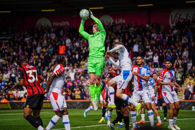 3rd May 2026, Bournemouth, Dorset, England; Premier League Football, AFC Bournemouth versus Crystal Palace; Crystal Palace Goalkeeper Dean Henderson catches the cross KamilxKrella