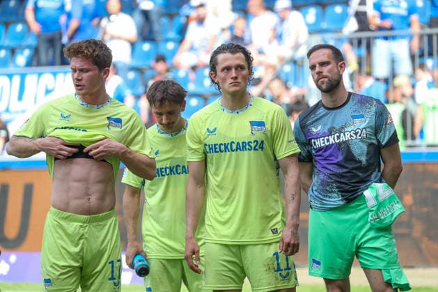 03 05 2026, xgox, Fußball 2 Bundesliga 1 FC Magdeburg Hertha BSC Berlin emspor, v l Fabian Reese Hertha, 11 enttaeuscht, schaut enttaeuscht, niedergeschlagen, disappointed DFL DFB REGULATIONS PROHIBIT ANY USE OF PHOTOGRAPHS as IMAGE SEQUENCES and or QUASI VIDEO Magdeburg