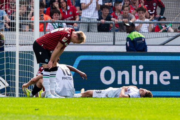 Hannover, Germany 03 May 2026 2 BL 2025 2026 Sp 32 Hannover 96 v Preußen Münster Pictured from left Havard Nielsen HAN , Torge Paetow PRM , Imad Rondic PRM are unhappy on the pitch DFL DFB regulations prohibit any use of photographs as image sequences and or quasi video Heinz von Heiden Arena Niedersachsen Copyright: xFotostandx xKruczynskix