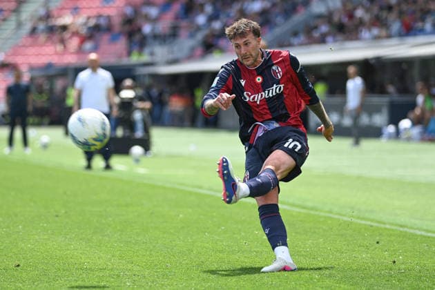 CALCIO - Serie A - Bologna FC vs Cagliari Calcio Federico Bernardeschi (Bologna Fc) during Bologna FC vs Cagliari Calcio, Italian soccer Serie A match in Bologna, Italy, May 03 2026 Bologna Italy  Copyright: xIPAxSport ABACAx