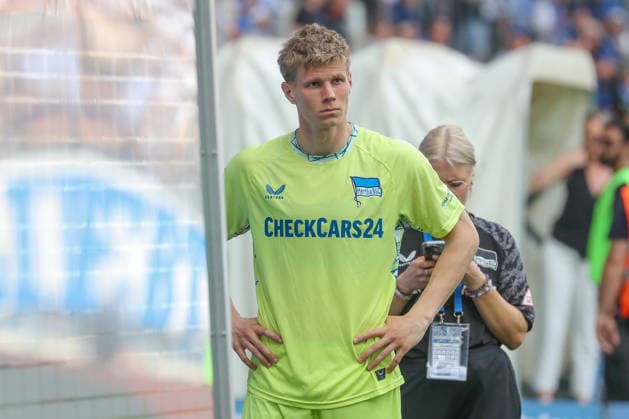 03.05.2026, xgox, Fussball - 2.Bundesliga 1.FC Magdeburg - Hertha BSC Berlin emspor, v.l. Luca Schuler (Hertha, 18) enttaeuscht, schaut enttaeuscht, niedergeschlagen, disappointed (DFL DFB REGULATIONS PROHIBIT ANY USE OF PHOTOGRAPHS as IMAGE SEQUENCES and or QUASI-VIDEO) Magdeburg *** 03 05 2026, xgox, Fußball 2 Bundesliga 1 FC Magdeburg Hertha BSC Berlin emspor, v l Luca Schuler Hertha, 18 enttaeuscht, schaut enttaeuscht, niedergeschlagen, disappointed DFL DFB REGULATIONS PROHIBIT ANY USE OF PHOTOGRAPHS as IMAGE SEQUENCES and or QUASI VIDEO Magdeburg