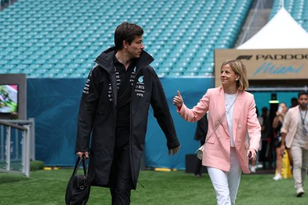 Team Principal Toto Wolff Mercedes AMG Petronas with his wife Susie, Grand Prix of Miami, Motorsport, Men, Formula 1, Race, 03 05 2026 Miami Florida USA Copyright: xkolbert-press ChristianxKolbertx