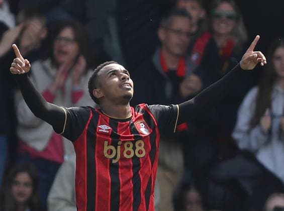 Premier League - AFC Bournemouth v Crystal Palace BOURNEMOUTH, ENGLAND, MAY 03: GOAL 2-0, Eli Junior Kroupi of AFC Bournemouth goal celebration after scoring a goal from a penalty kick to make the score 2-0 during the Premier League match between AFC Bournemouth v Crystal Palace at Vitality Stadium, Bournemouth, England, on May 3. (Photo by Daniel Weir) Bournemouth Vitality Stadium England Copyright: xDanielxWeir SportsxPressxPhotox Sportspressphoto_SPR140786