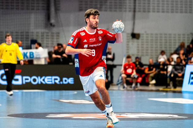 03 05 2026, xdobgx, Handball Daikin HBL, Handball Sport Verein Hamburg HSV TVB Stuttgart v l Jacob Lassen Handball Sport Verein Hamburg, 9 am Ball, plays the ball Hamburg