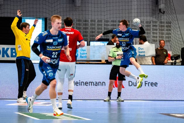 03 05 2026, xdobgx, Handball Daikin HBL, Handball Sport Verein Hamburg HSV TVB Stuttgart v l Robin Paulsen Haug Handball Sport Verein Hamburg, 16 , Jakob Nigg TVB Stuttgart, 57 throwing, in action, throwing Hamburg