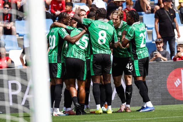 Domenico Berardi (Sassuolo) celebrates after scoring the gol of 1-0 during the italian soccer Serie A match US Sassuolo vs Ac Milan at Mapei Stadium in Reggio Emilia, Italy on May 03, 2026 during US Sassuolo vs AC Milan, Italian soccer Serie A match in Reggio Emilia, Italy, May 03 2026  Copyright: xLucaxDiliberto IPAxSportx xipa-agency.netx xx IPA_74406149 IPA_Agency_IPA74406149