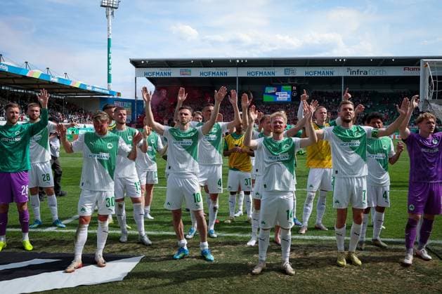 The Fuerth players thank the fans for their support, Branimir Hrgota 10 Spvgg Greuther Fuerth , Jomaine Consbruch 14 Spvgg Greuther Fuerth , Dennis Srbeny 7 Spvgg Greuther Fuerth , Silas Joel Pruefrock 43 Spvgg Greuther Fuerth , Philipp Ziereis 4 Spvgg Greuther Fuerth , SpVgg Greuther Fuerth vs 1 FC Nuernberg, Football, Men, 2 Bundesliga, DFL, Season 2025 2026, 32 Matchday, Second round, 03 05 2026 DFB regulations prohibit any use of photographs as image sequences and or quasi video Fuerth Bayern Germany Copyright: xkolbert-press MartinxAgüerax