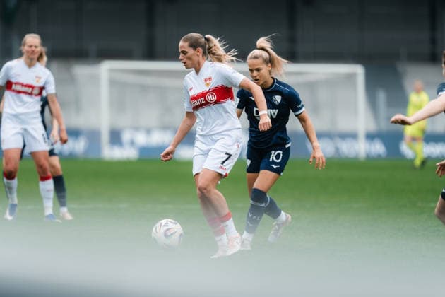 03.05.26, Women, Football, 2.Bundesliga, Season 2025 2026, VFL Bochum 1848 - VfB Stuttgart, Matchday 24 Dafina Redzepi ( 7 - VfB Stuttgart) in a duel with Anna Moczarski ( 10 - VfL Bochum) BOCHUM Lohrheidestadion - Wattenscheid NRW Deutschland