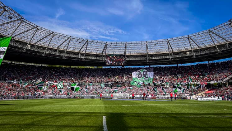 Germany Soccer 2 Bundesliga 2025 2026, Matchday 32 Hannover 96 vs Preußen Münster Heinz von Heiden Arena Stadion Hannover Spectators, Fans, Stand, Flag, Banner, Banner, Choreography, Fan choreography, Hannover Copyright: xAymanxAlahmedx