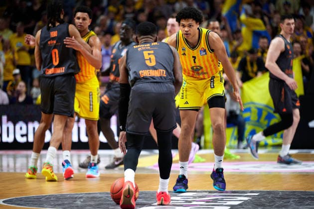 Corey Davis Niners Chemnitz, 05 , Jack Kayil Alba Berlin, 07 , GER, ALBA Berlin vs Chemnitz 99ers, Basketball Men, easy Credit BBL, Season 2025 2026, 32 Matchday, 03 05 2026 GER, ALBA Berlin vs Chemnitz 99ers, Basketball Men, easy Credit BBL, Season 2025 2026, 32 Matchday, 03 05 2026 Berlin Copyright: xClaudiusxRauch,xEibner-Pressefotox xClaudiusxRauchx EP_CRH