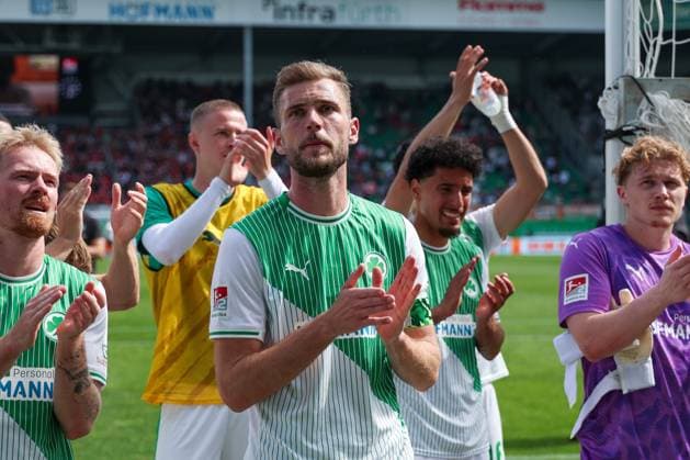 Dennis Srbeny 7 Spvgg Greuther Fuerth , Jomaine Consbruch 14 Spvgg Greuther Fuerth , Sayallah Ltaief Spvgg Greuther Fuerth and Silas Joel Pruefrock 43 Spvgg Greuther Fuerth thank the fans, SpVgg Greuther Fuerth vs 1 FC Nuernberg, Football, Men, 2 Bundesliga, DFL, Season 2025 2026, Matchday 32, Return round, 03 05 2026 DFB regulations prohibit any use of photographs as image sequences and or quasi video Fuerth Bayern Germany Copyright: xkolbert-press MartinxAgüerax