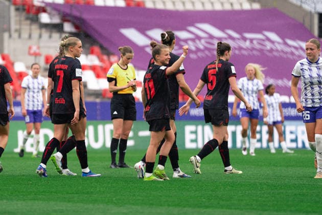 Essen, Germany 3th May 2026: Kristin Kögel of Bayer 04 Leverkusen scoring during the Google Pixel Frauen Bundesliga game between SGS Essen and Bayer 04 Leverkusen at Stadion an der Hafenstraße in Essen, Germany (Leonie Kiehl SPP) Copyright: xLeoniexKiehlx xSPPx Sportspressphoto_SPR140841