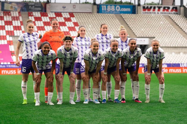 Essen, Germany 3th May 2026: SGS Essen before the Google Pixel Frauen Bundesliga game between SGS Essen and Bayer 04 Leverkusen at Stadion an der Hafenstraße in Essen, Germany (Leonie Kiehl SPP) Copyright: xLeoniexKiehlx xSPPx Sportspressphoto_SPR140846