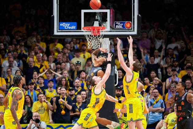 Kevin Yebo Niners Chemnitz, 00 , Justin Bean Alba Berlin, 34 , Moses Wood Alba Berlin, 11 , GER, ALBA Berlin vs Chemnitz 99ers, Basketball Men, easy Credit BBL, Season 2025 2026, 32 Matchday, 03 05 2026 GER, ALBA Berlin vs Chemnitz 99ers, Basketball Men, easy Credit BBL, Season 2025 2026, 32 Matchday, 03 05 2026 Berlin Copyright: xClaudiusxRauch,xEibner-Pressefotox xClaudiusxRauchx EP_CRH