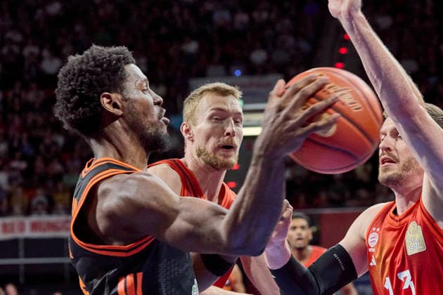 German Basketball Bundesliga BBL , FC Bayern Munich Basketball vs RASTA Vechta, Munich FC Bayern Basketball, Vechta RASTA, 2026 05 03 in Munich BMW Park BAMBA TJ RASTA Vechta Shooting Guard SG Nr5 VEC5 , OBST Andreas FC Bayern Munich Basketball Shooting Guard SG Nr13 FCBB13 sportworld Munich BMW Park Bayern Germany