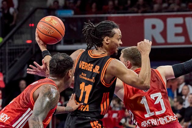 German Basketball Bundesliga BBL , FC Bayern Munich Basketball vs RASTA Vechta, Munich FC Bayern Basketball, Vechta RASTA, 2026 05 03 in Munich BMW Park RATHAN MAYES Xavier FC Bayern Munich Basketball Shooting Guard SG Nr4 FCBB4 , VERGE Jr Alonzo RASTA Vechta Shooting Guard SG Nr11 VEC11 , OBST Andreas FC Bayern Munich Basketball Shooting Guard SG Nr13 FCBB13 sportworld Munich BMW Park Bayern Germany