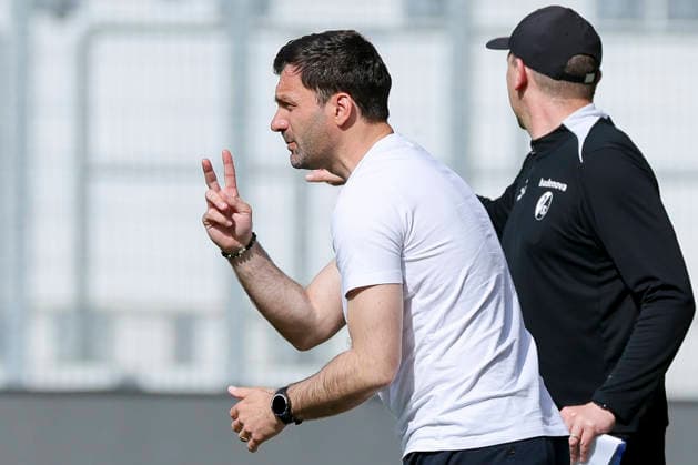 Coach Edmond Kapllani SC Freiburg gestures, Google Pixel Womens Bundesliga, FC Carl Zeiss Jena v SC Freiburg, ad hoc Arena on 03 May 2026 in Jena, Germany Photo by Marco Steinbrenner DeFodi Images Coach Edmond Kapllani SC Freiburg gestures, Google Pixel Womens Bundesliga, FC Carl Zeiss Jena v SC Freiburg, ad hoc Arena, May 3, 2026 in Jena, Germany Photo by Marco Steinbrenner DeFodi Images DFB DFL REGULATIONS PROHIBIT ANY USE OF PHOTOGRAPHS AS IMAGE SEQUENCES AND OR QUASI VIDEO