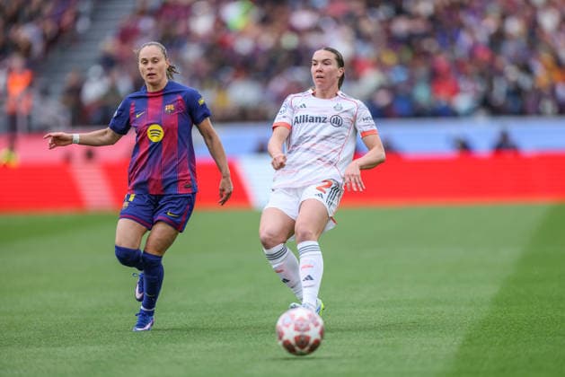 ESP, Barcelona, FC Barcelona vs FC Bayern Munich, WomenÂs Champions League, Football, UEFA, 2025 2026 season, Camp Nou, semi-final, second leg in picture v l Ewa Pajor FC Barcelona 17 , Vanessa Gilles Bayern Munich 2 DFB DFL REGULATIONS PROHIBIT ANY USE OF PHOTOGRAPHS AS IMAGE SEQUENCES AND OR QUASI VIDEO, 03 05 2026 Copyright: HMBxMedia HendrikxHamelau