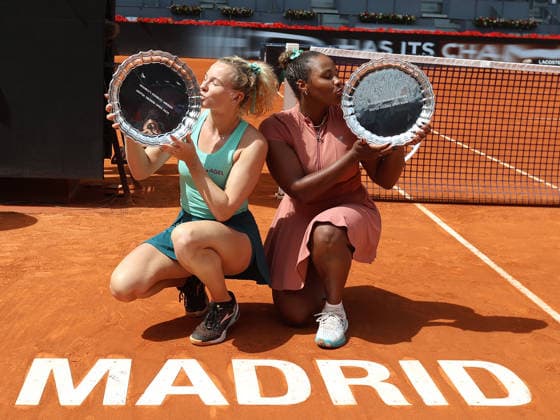 Alberto Simon Taylor Townsend and Katerina Siniakova pose with the winners trophies, during the trophy presentation ceremony of the women doubles final of the Mutua Madrid Open tennis tournament at the Caja Magica, in Madrid on May 3, 2026 Copyright: xALBERTOxSIMONx AgenciaxLOFx