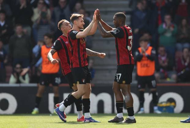 Premier League - AFC Bournemouth v Crystal Palace BOURNEMOUTH, ENGLAND, MAY 03: GOAL 3-0, Rayan of AFC Bournemouth goal celebration after scoring a goal to put AFC Bournemouth 3-0 ahead during the Premier League match between AFC Bournemouth v Crystal Palace at Vitality Stadium, Bournemouth, England, on May 3. (Photo by Daniel Weir) Bournemouth Vitality Stadium England Copyright: xDanielxWeir SportsxPressxPhotox Sportspressphoto_SPR140890