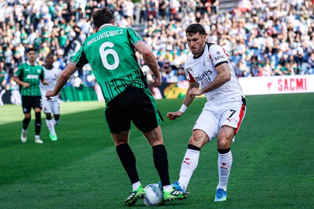 CALCIO - Serie A - US Sassuolo vs AC Milan Santiago Gimenez (Milan) during the italian soccer Serie A match US Sassuolo vs Ac Milan at Mapei Stadium in Reggio Emilia, Italy on May 03, 2026 during US Sassuolo vs AC Milan, Italian soccer Serie A match in Reggio Emilia, Italy, May 03 2026 Reggio Emilia Italy  Copyright: xIPAxSport ABACAx