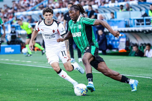 CALCIO - Serie A - US Sassuolo vs AC Milan Woyo Coulibaly (Sassuolo) and Christian Pulisic (Milan) during the italian soccer Serie A match US Sassuolo vs Ac Milan at Mapei Stadium in Reggio Emilia, Italy on May 03, 2026 during US Sassuolo vs AC Milan, Italian soccer Serie A match in Reggio Emilia, Italy, May 03 2026 Reggio Emilia Italy  Copyright: xIPAxSport ABACAx