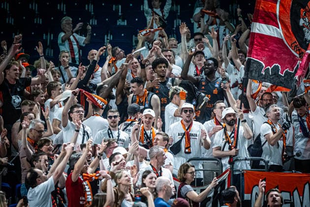 Basketball Berlin 03 05 2026 Season 2025 2026 EasyCredit BBL 1 Bundesliga Men, Men Alba Berlin NINERS Chemnitz Cheering Chemnitz after the victory with fans Amadou Sow Chemnitz, No 12 Roman Bedime Chemnitz, No 35 and others