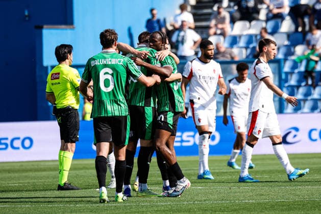 CALCIO - Serie A - US Sassuolo vs AC Milan Sassuolo celebrates the victory during the italian soccer Serie A match US Sassuolo vs Ac Milan at Mapei Stadium in Reggio Emilia, Italy on May 03, 2026 during US Sassuolo vs AC Milan, Italian soccer Serie A match in Reggio Emilia, Italy, May 03 2026 Reggio Emilia Italy  Copyright: xIPAxSport ABACAx