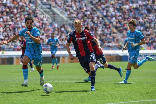 Jens Odgaard (Bologna Fc) in action during Bologna FC vs Cagliari Calcio, Italian soccer Serie A match in Bologna, Italy, May 03 2026  Copyright: xGianlucaxRicci IPAxSportx xipa-agency.netx xx IPA_74401875 IPA_Agency_IPA74401875