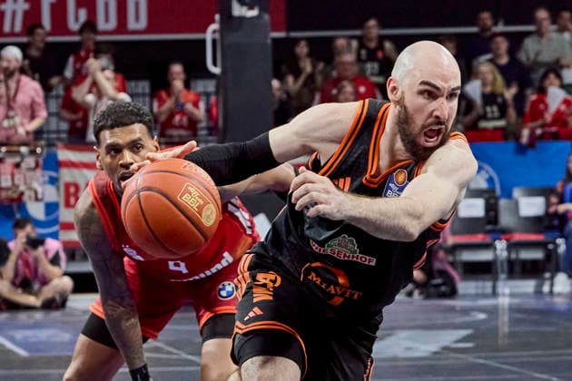 German Basketball Bundesliga BBL , FC Bayern Munich Basketball vs RASTA Vechta, Munich FC Bayern Basketball, Vechta RASTA, 2026 05 03 in Munich BMW Park KUHSE Tommy RASTA Vechta Point Guard PG Nr12 VEC12 sportworld Munich BMW Park Bayern Germany