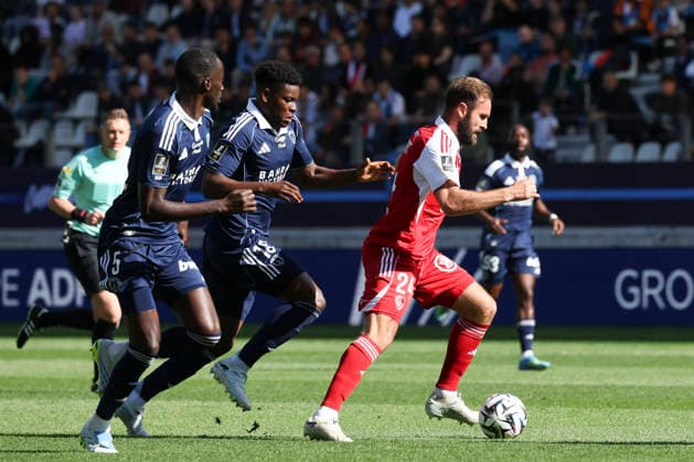 FOOTBALL : Paris FC Vs Brest - Ligue 1 - 03 05 2026 Lucas Tousart (Brest) Vs Marshall Munetsi (Paris FC) - Moustapha Mbow (Paris FC) ParisFrance  Copyright: xMichaelxBaucherx