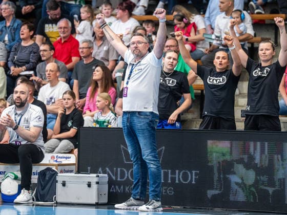Thomas Zeitz, Head Coach Sport Union Neckarsulm clenches his fists, Frisch Auf Goeppingen vs Sport Union Neckarsulm, Handball, 1 Bundesliga, Season 2025 2026, 03 05 2026 Frisch Auf Goeppingen vs Sport Union Neckarsulm, Handball, 1 Bundesliga, Season 2025 2026, 03 05 2026 Goeppingen Copyright: xMichaelxSchmidt Eibner-Pressefotx EP_MST