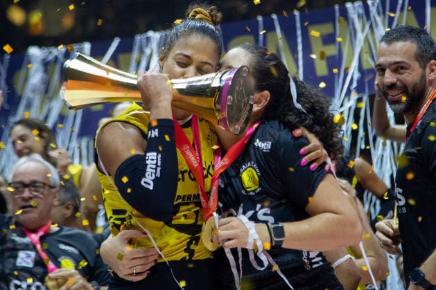 Minas x Praia Clube Final Superliga SaO PAULO, SP - 03.05.2026: MINAS X PRAIA CLUBE FINAL SUPERLIGA - Dentil Praia Clube celebrates title after victory in the match between Minas TÃªnis Clube and Praia Clube, final of the Women& 39;s Superliga, held this Sunday morning (03) at Ginasio do Ibirapuera in Sao Paulo, SP. (Photo: Rodilei Morais Fotoarena) x2936823x  RodileixMorais