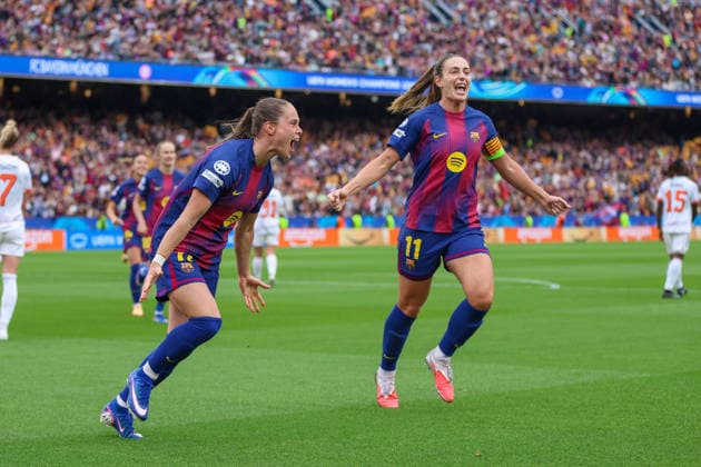 BARCELONA, SPAIN, MAY 3: Ewa Pajor (17 FC Barcelona, Barca celebrates with Alexia Putellas (11 FC Barcelona) after scoring a goal during the UEFA Womens Champions League match between FC Barcelona and Bayern Munich at Spotify Camp Nou on May 3rd, 2026 in Barcelona, Spain (Photo by Alexander Canillas Sports Press Photo)  Copyright: xAlexanderxCanillas SPPx Sportspressphoto_SPR140926