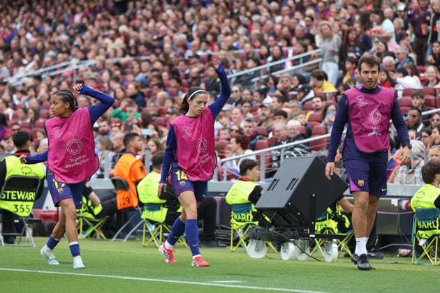 BARCELONA, SPAIN, MAY 3: Aitana Bonmati (14 FC Barcelona, Barca and Vicky Lopez (19 FC Barcelona) warm up during the UEFA Womens Champions League match between FC Barcelona and Bayern Munich at Spotify Camp Nou on May 3rd, 2026 in Barcelona, Spain (Photo by Alexander Canillas Sports Press Photo)  Copyright: xAlexanderxCanillas SPPx Sportspressphoto_SPR140929