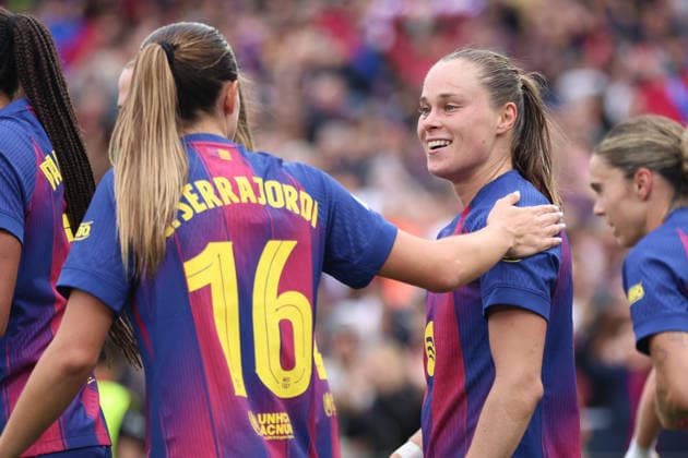 BARCELONA, SPAIN, MAY 3: Ewa Pajor (17 FC Barcelona, Barca celebrates with Clara Serrajordi (16 FC Barcelona) after scoring during the UEFA Womens Champions League match between FC Barcelona and Bayern Munich at Spotify Camp Nou on May 3rd, 2026 in Barcelona, Spain (Photo by Alexander Canillas Sports Press Photo)  Copyright: xAlexanderxCanillas SPPx Sportspressphoto_SPR140931
