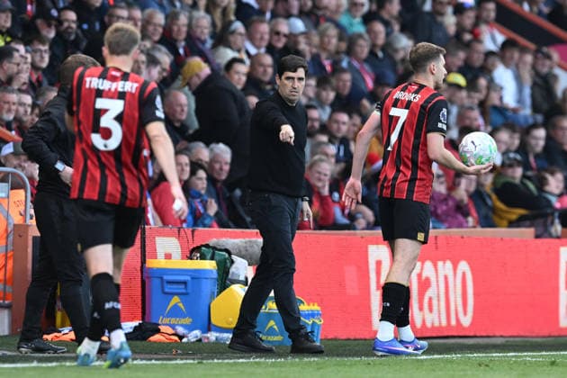 Bournemouth v Crystal Palace, Premier League AFC Bournemouth manager Andoni Iraola gestures during the Premier League match between Bournemouth and Crystal Palace at the Vitality Stadium, Bournemouth, UK on 3 May 2026. Bournemouth Vitality Stadium Dorset UK Editorial use only DataCo restrictions apply See www.football-dataco.com , Copyright: xGrahamxHuntx PSI-24199-0159