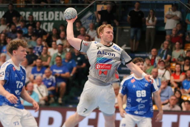 03 05 2026 Handball Men 2025 2026 2 Handball Bundesliga 30 Matchday Dessau Roßlauer HV 06 TV Großwallstadt Anhalt Arena Dessau Patrick Gempp Großwallstadt, 7, white at goal throw Dessau Roßlau Sachsen Anhalt Germany