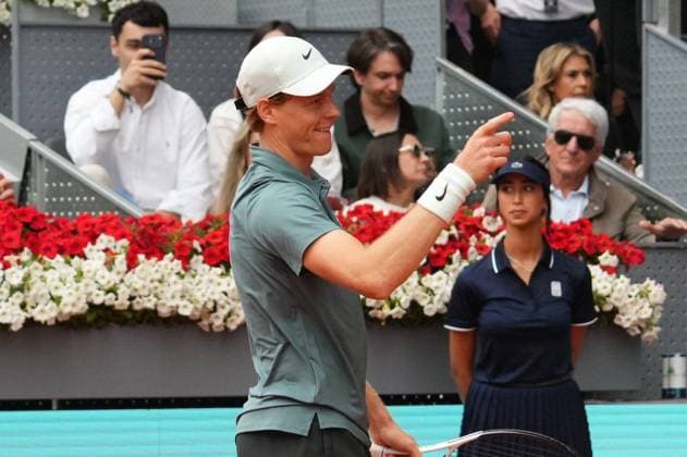 Alexander Zverev, of Germany to Jannik Sinner, of Italy, during their men s singles tennis final match at the Madrid Open tennis tournament in Madrid, Spain, Sunday, May 3, 2026 Cordon Press 