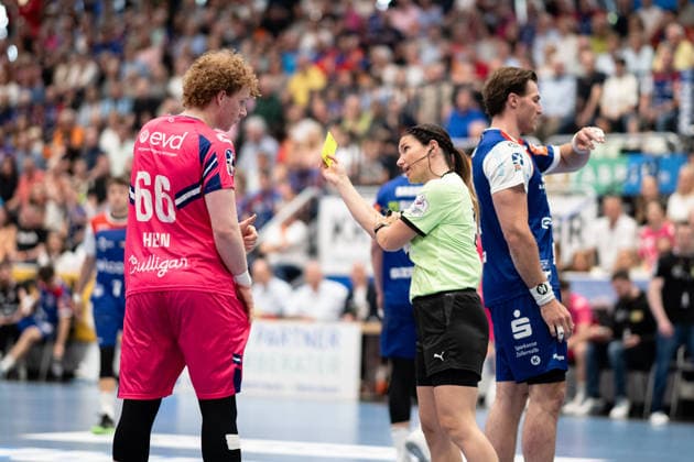 Julius Hein TSV Bayer Dormagen, 66 , receives the yellow card HBW Balingen Weilstetten vs TSV Bayer Dormagen, Handball, 2 Bundesliga, Matchday 30, Season 2025 2026, 03 05 2026, Eibner Pressefoto Andreas Ulmer HBW Balingen Weilstetten vs TSV Bayer Dormagen, Handball, 2 Bundesliga, Matchday 30, Season 2025 2026, 03 05 2026, Balingen Copyright: xEibner-Pressefoto AndreasxUlmerx EP_AUR