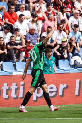 Domenico Berardi (Sassuolo) celebrates after scoring the gol of 1-0 during the italian soccer Serie A match US Sassuolo vs Ac Milan at Mapei Stadium in Reggio Emilia, Italy on May 03, 2026 during US Sassuolo vs AC Milan, Italian soccer Serie A match in Reggio Emilia, Italy, May 03 2026  Copyright: xLucaxDiliberto IPAxSportx xipa-agency.netx xx IPA_74406147 IPA_Agency_IPA74406147