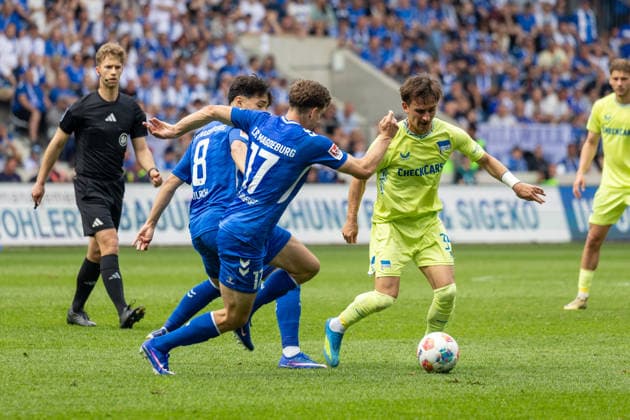 Germany 2 Bundesliga, Matchday 32, 03 05 2026, Season 2025 2026,1 FC Magdeburg vs Hertha BSC, Avnet Arena Nollenberger Alexander 1 FC Magdeburg, 17 in duel against Karbownik Michal Hertha BSC, 33 Copyright: xMichellexLukax
