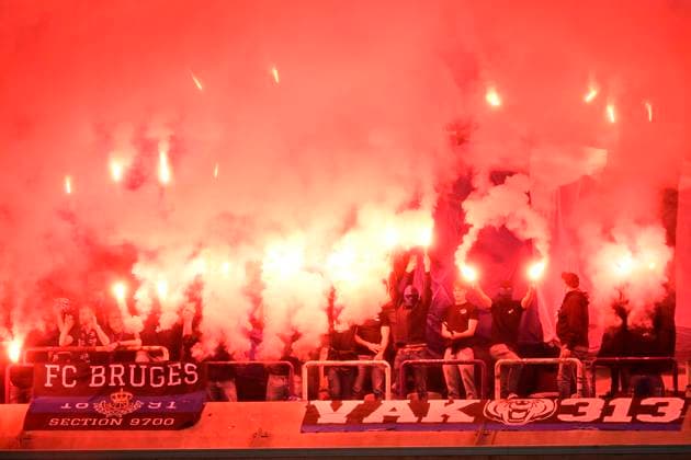 RSC Anderlecht v Club Brugge - Jupiler Pro League Champions Play-Off ANDERLECHT, BELGIUM - MAY 03 : Supporters of Club Brugge light on fireworks during the Jupiler Pro League Champions Play-Off match between RSC Anderlecht and Club Brugge on May 3, 2026 in Anderlecht, Belgium, 03 05 2026 Anderlecht Belgium  Copyright: xNicoxVereeckenx