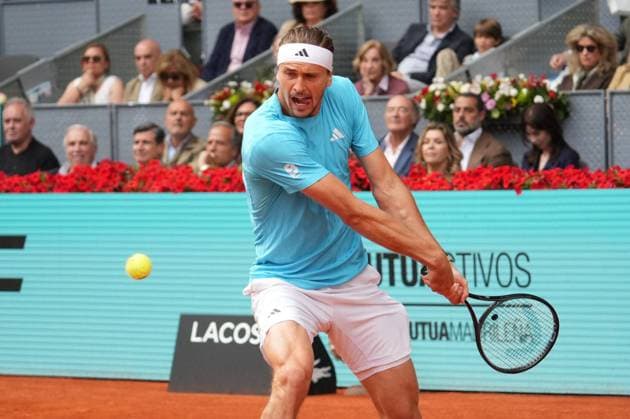 Alexander Zverev, of Germany to Jannik Sinner, of Italy, during their men s singles tennis final match at the Madrid Open tennis tournament in Madrid, Spain, Sunday, May 3, 2026 Cordon Press 