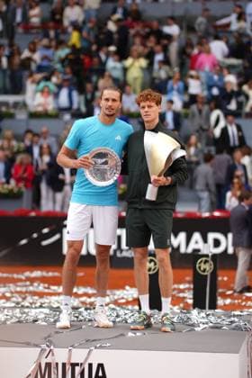 Alexander Zverev, of Germany to Jannik Sinner, of Italy, during their men s singles tennis final match at the Madrid Open tennis tournament in Madrid, Spain, Sunday, May 3, 2026 Cordon Press 
