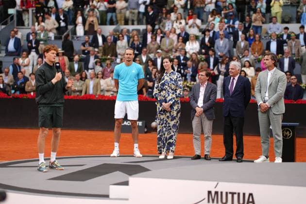 Alexander Zverev, of Germany to Jannik Sinner, of Italy, during their men s singles tennis final match at the Madrid Open tennis tournament in Madrid, Spain, Sunday, May 3, 2026 Cordon Press 