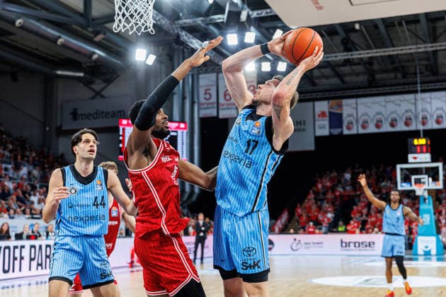 Benedikt Turudic Hamburg Towers, 44 , Ejiofor Onu BMA365 Bamberg Baskets, 35 , Niklas Wimberg Hamburg Towers, 17 , BMA365 Bamberg Baskets vs Veolia Towers Hamburg, Basketball, easyCredit BBL, Matchday 32, 03 05 2026 BMA365 Bamberg Baskets vs Veolia Towers Hamburg, Basketball, easyCredit BBL, Matchday 32, 03 05 2026 Bamberg Copyright: xEibner-Pressefoto G.xSantemizx EP_EER
